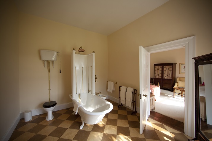 Castleknock private castle bathroom | Elegant Ireland | Luxury holidays Ireland | Elegant Irish Tours